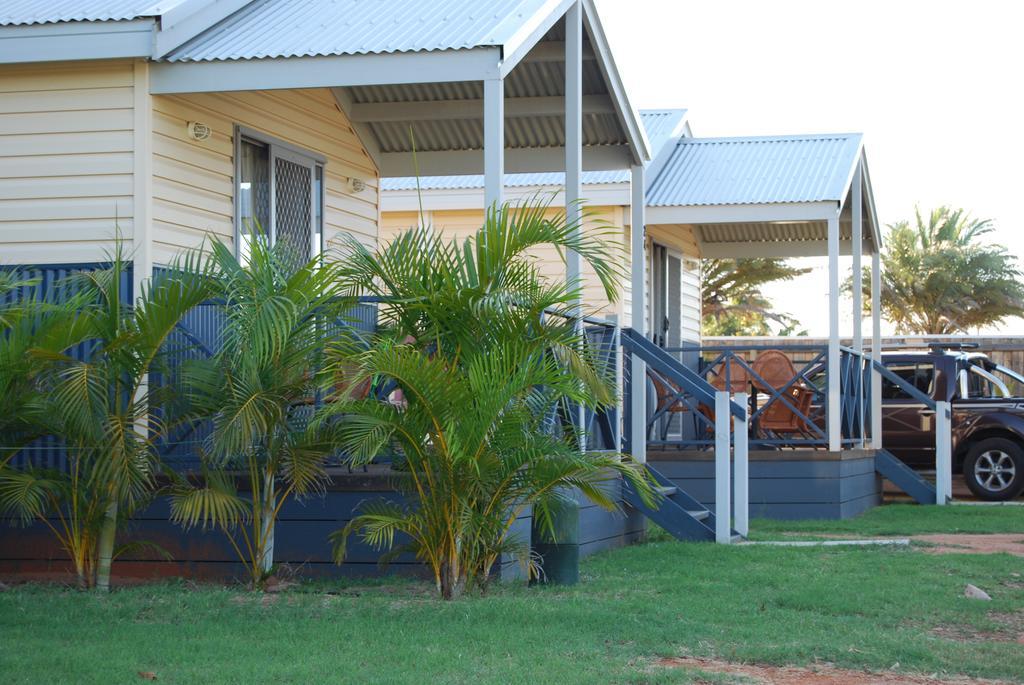 Hotel Coral Coast Tourist Park Carnarvon Esterno foto